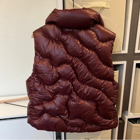 NWT Canada Goose Cypress Puffer Vest Botanical Quilt in Garnet Stone Burgundy - Picture 6 of 10